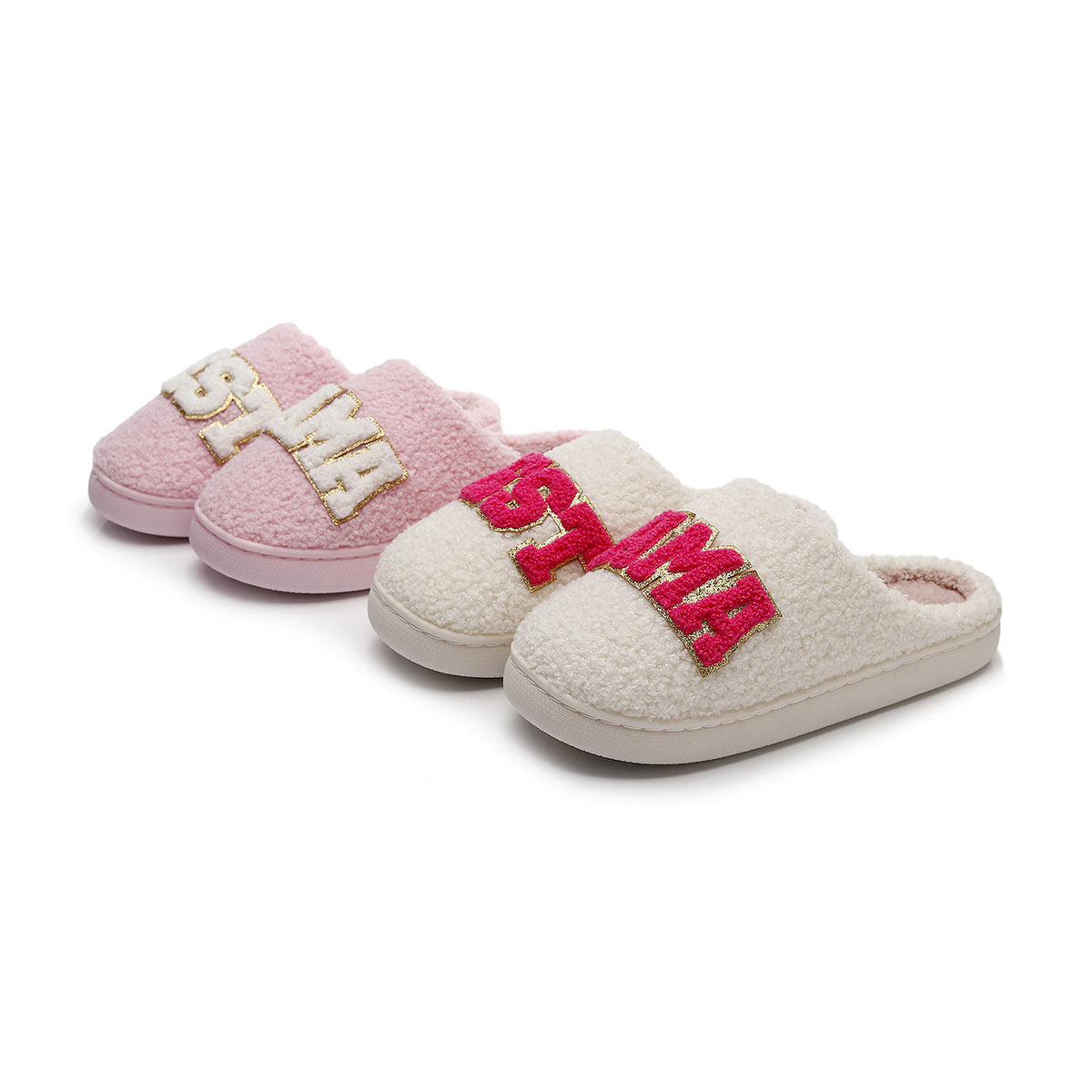 Chaussons moumoute roses à lettres brodées et liseré doré Bochausson