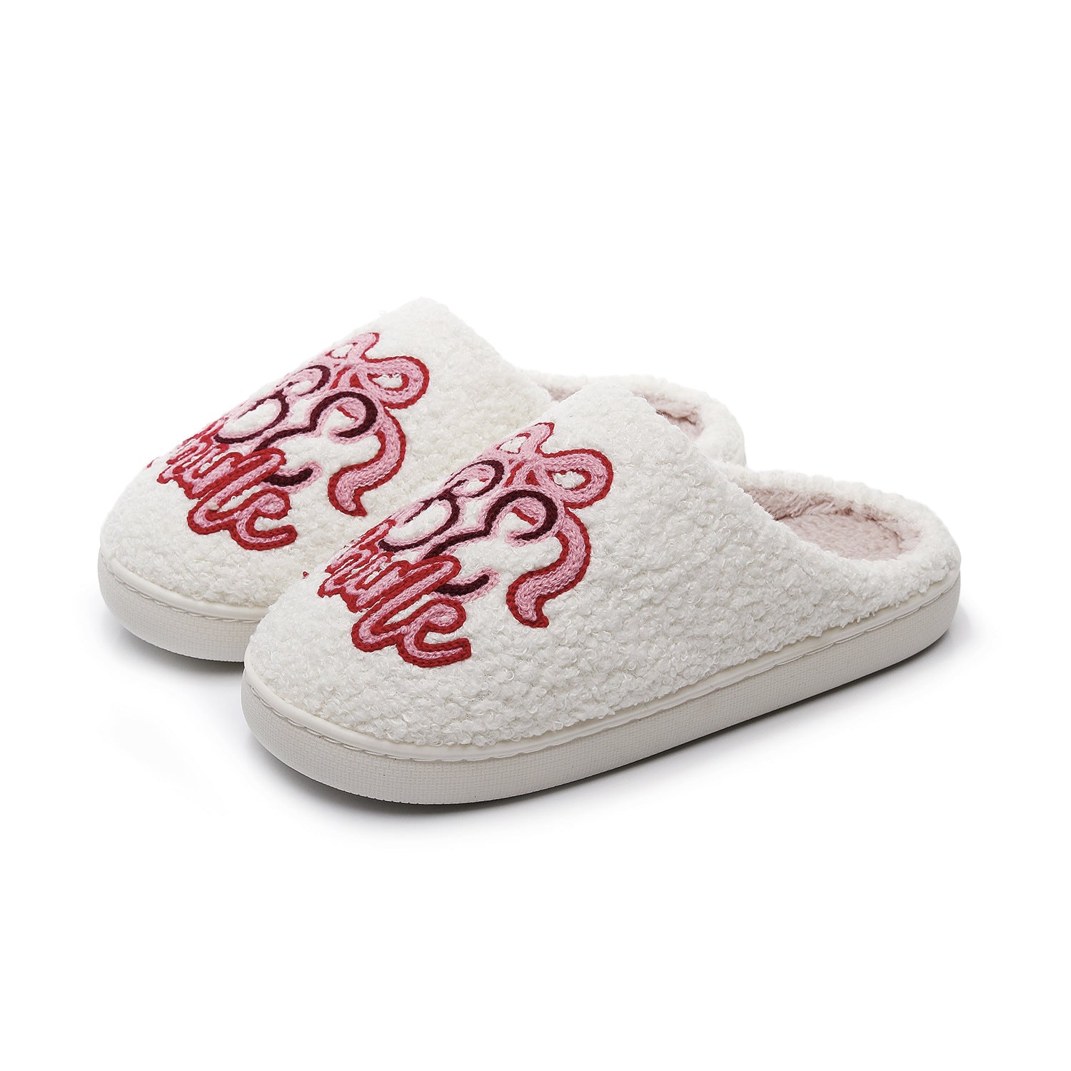 Chaussons moumoute blanc cassé à broderie rose en relief Bochausson