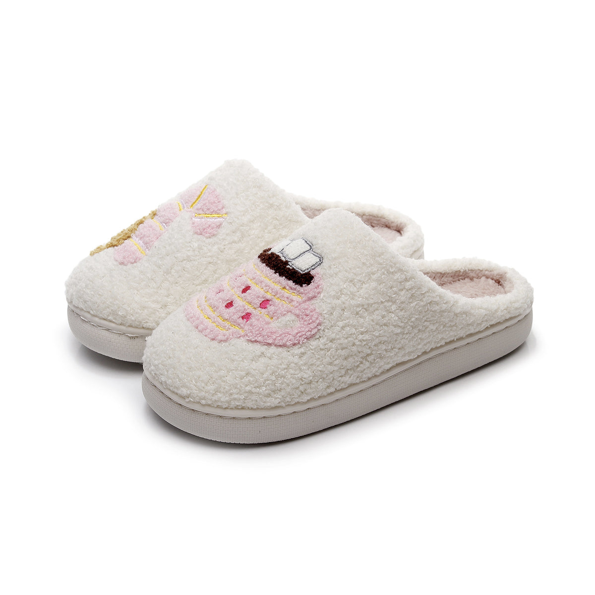 Chaussons blanc cassé de Noël à tasse de chocolat chaud brodée Bochausson