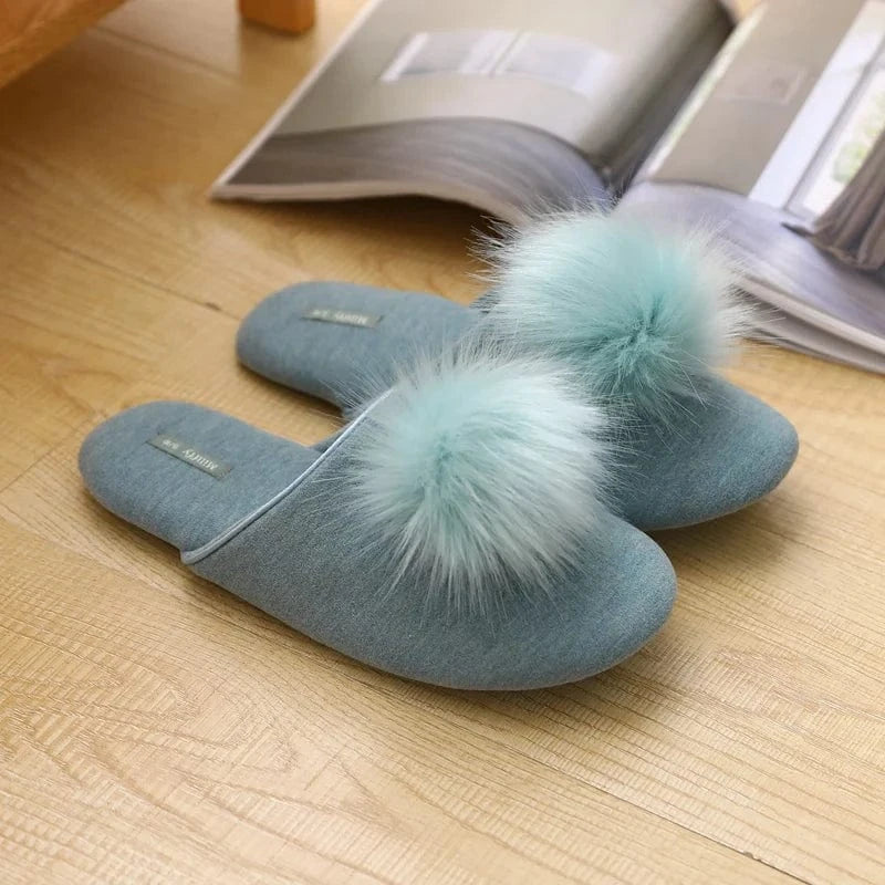 Chaussons avec Pompons en Fourrure Vert ancien / 37