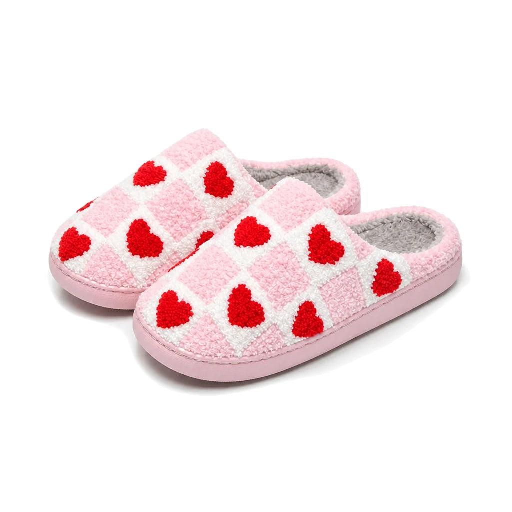 Chaussons Damier Cœurs Rouges Bochausson coloris rose et blanc, vue trois-quarts de la paire