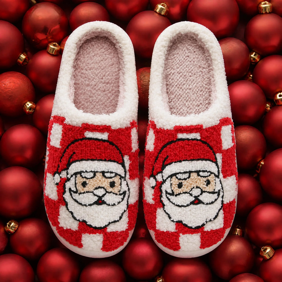 Chaussons de Noël à Carreaux Bochausson mise en scène