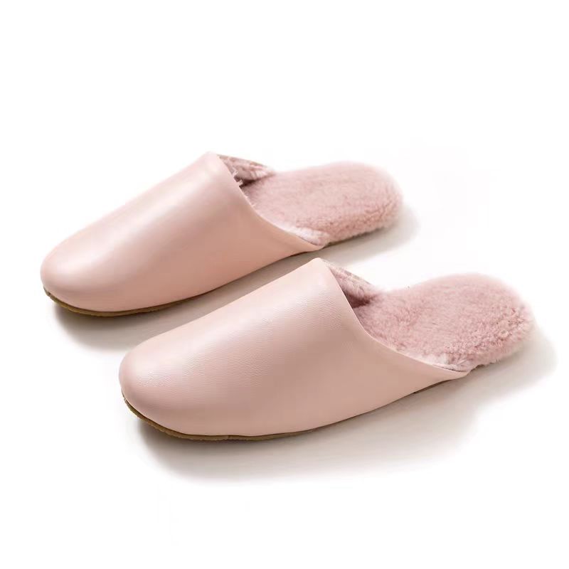 Chaussons en Cuir et Col de Laine Rose