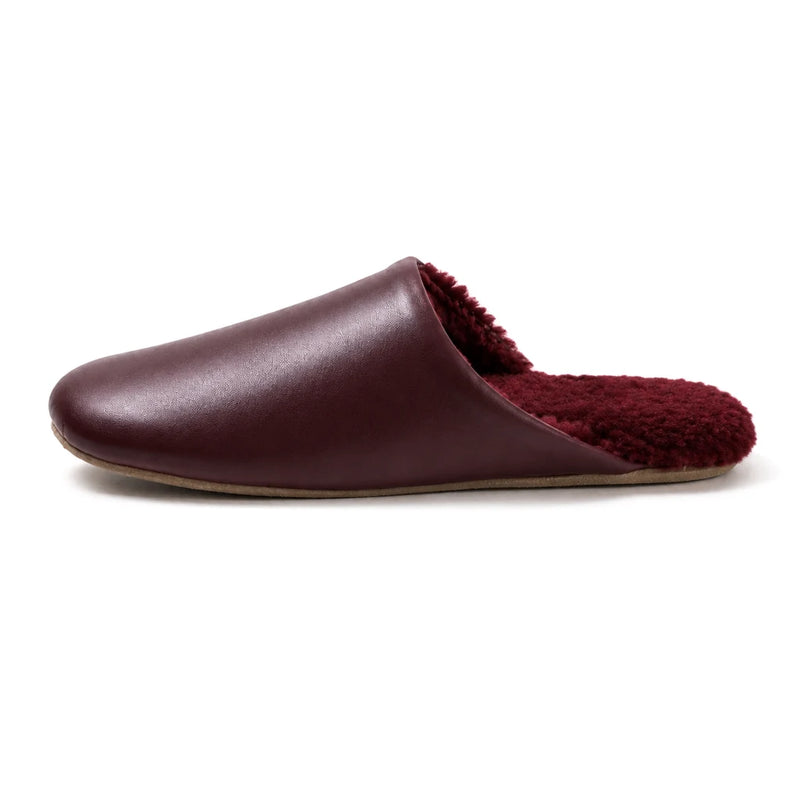 Chaussons en Cuir Fourré en Laine ARAN Bochausson vue de profil coloris Bordeaux