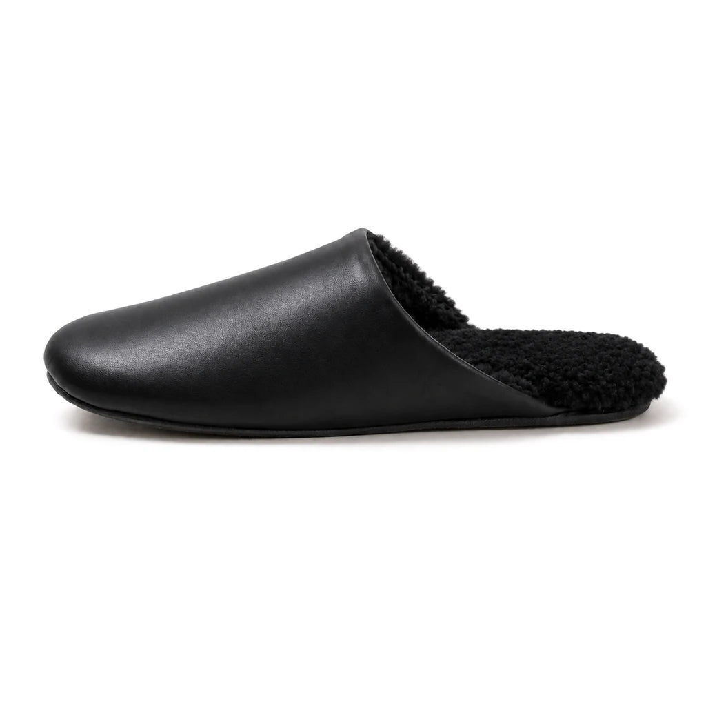 Chaussons en Cuir Fourré en Laine ARAN Bochausson vue de profil coloris Noir