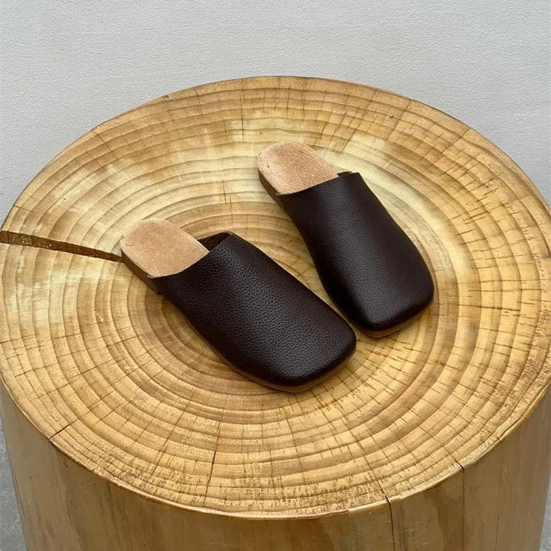 Chaussons en Cuir Souple Minimalistes Marron foncé / 34-35