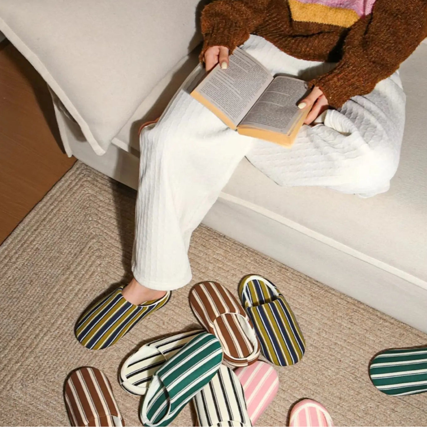 Chaussons femme été à rayures colorées Bochausson vue portee