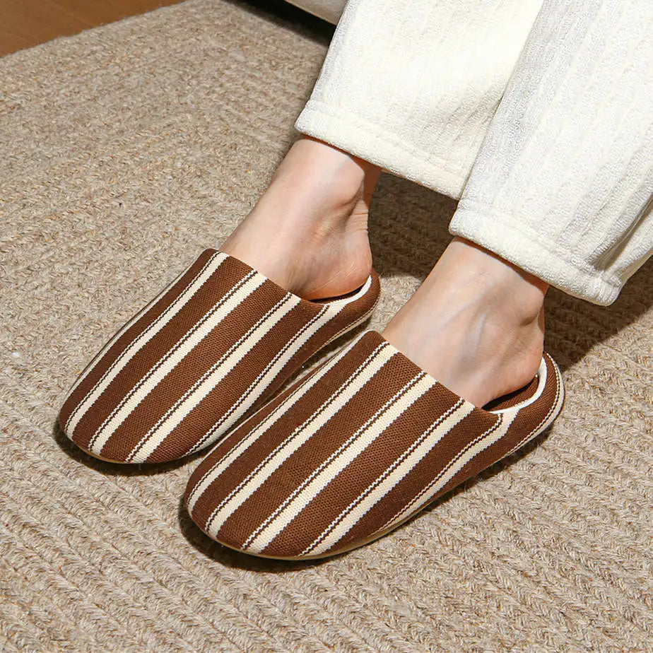 Chaussons femme été à rayures colorées Bochausson mise en scene