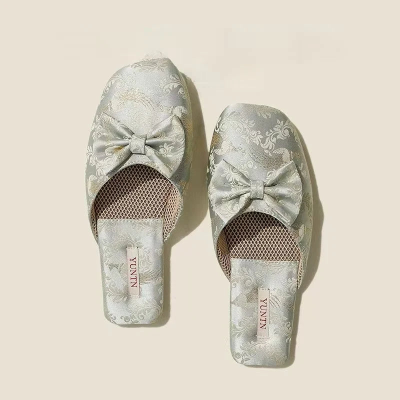 Chaussons femme mules à noeud Bochausson vue de profil