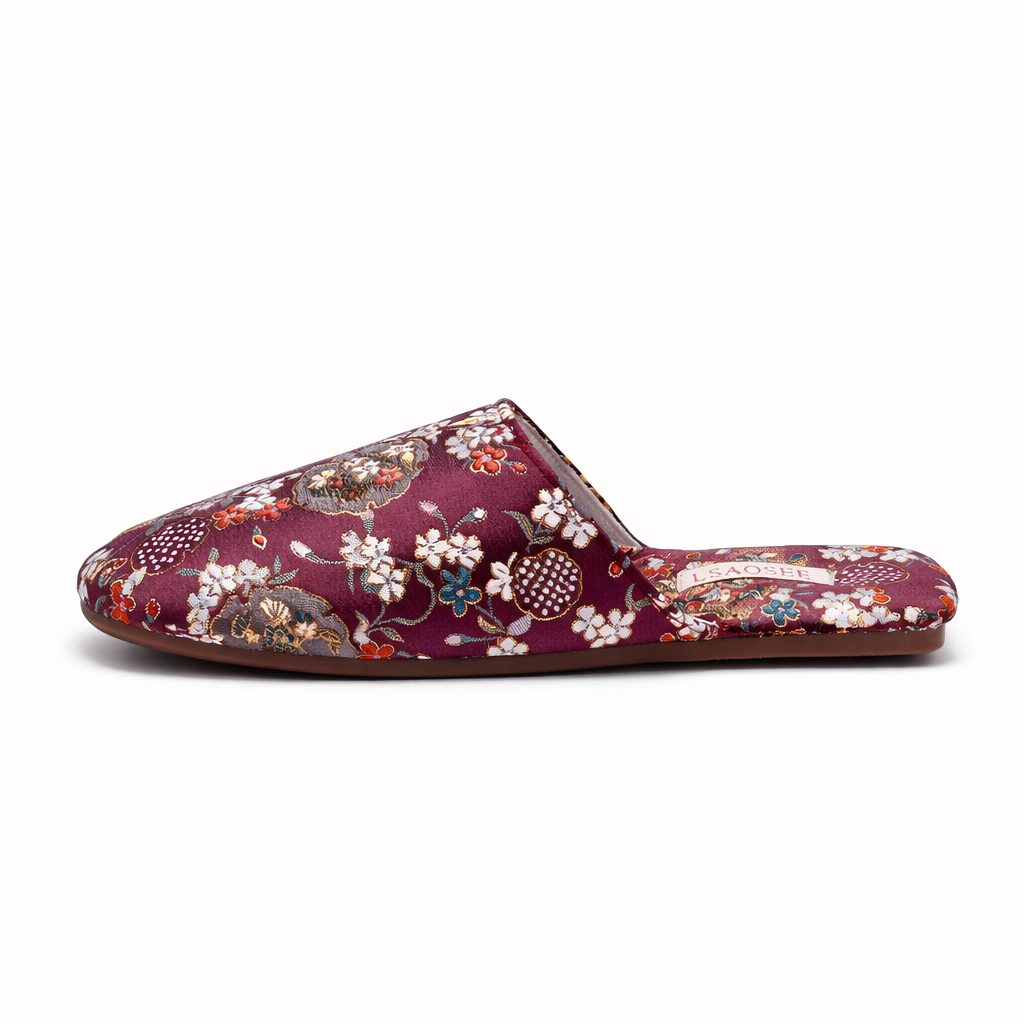 Chaussons femme mules brodées Bochausson vue portee