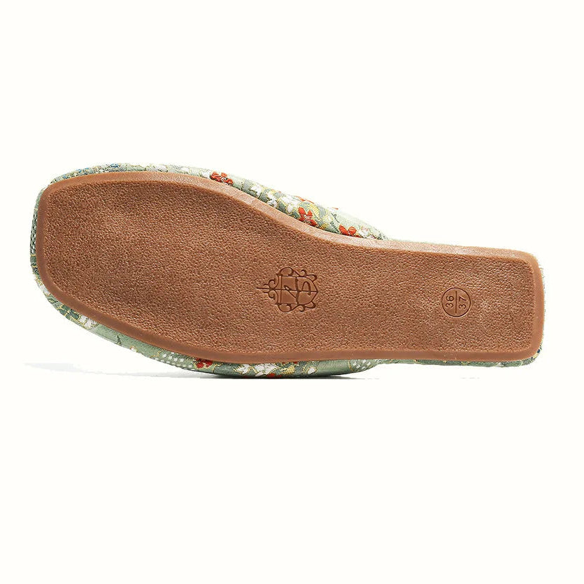 Chaussons femme mules brodées Bochausson vue de cote