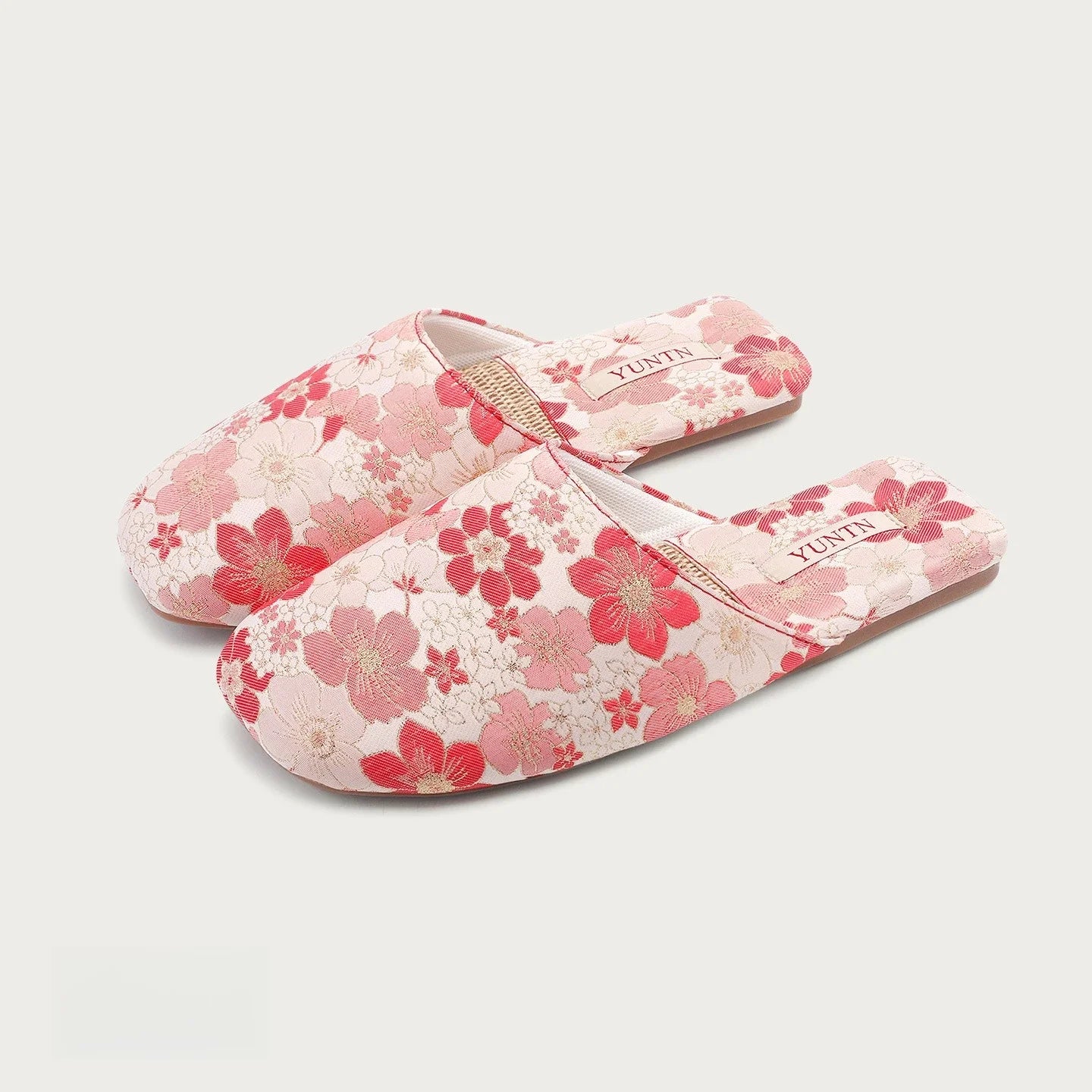 Chaussons femme mules fleuries Bochausson vue portee