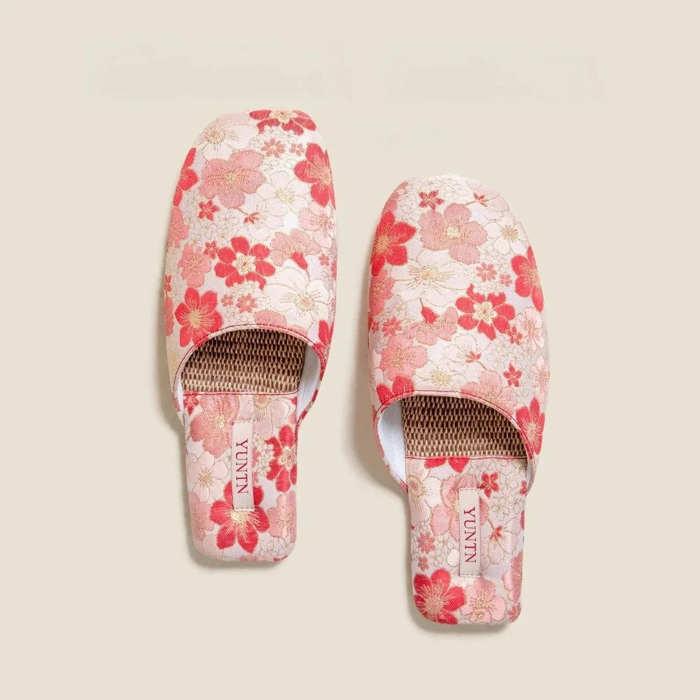 Chaussons femme mules fleuries Bochausson vue d ensemble