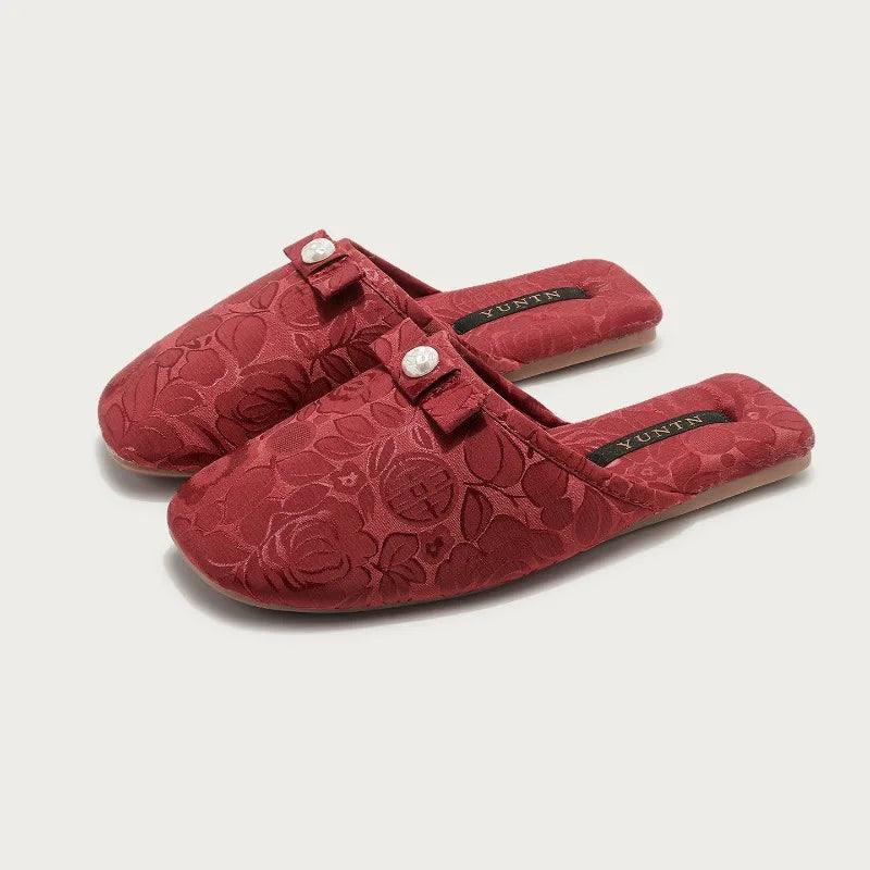 Chaussons femme mules perle et noeud Bochausson vue de profil