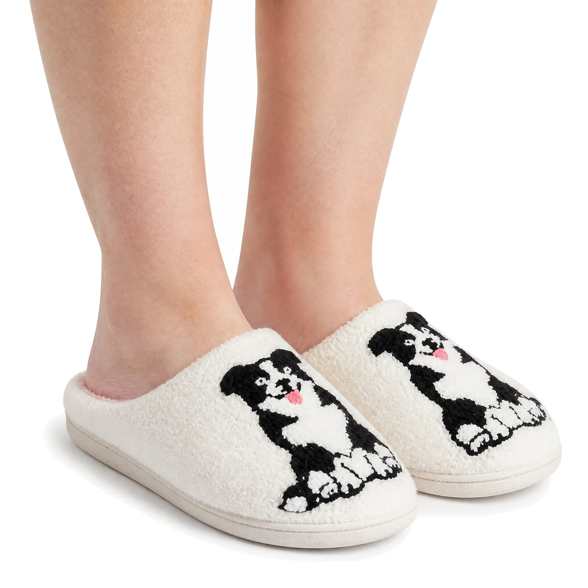 Chaussons Moumoute Border Collie Bochausson porté aux pieds, femme