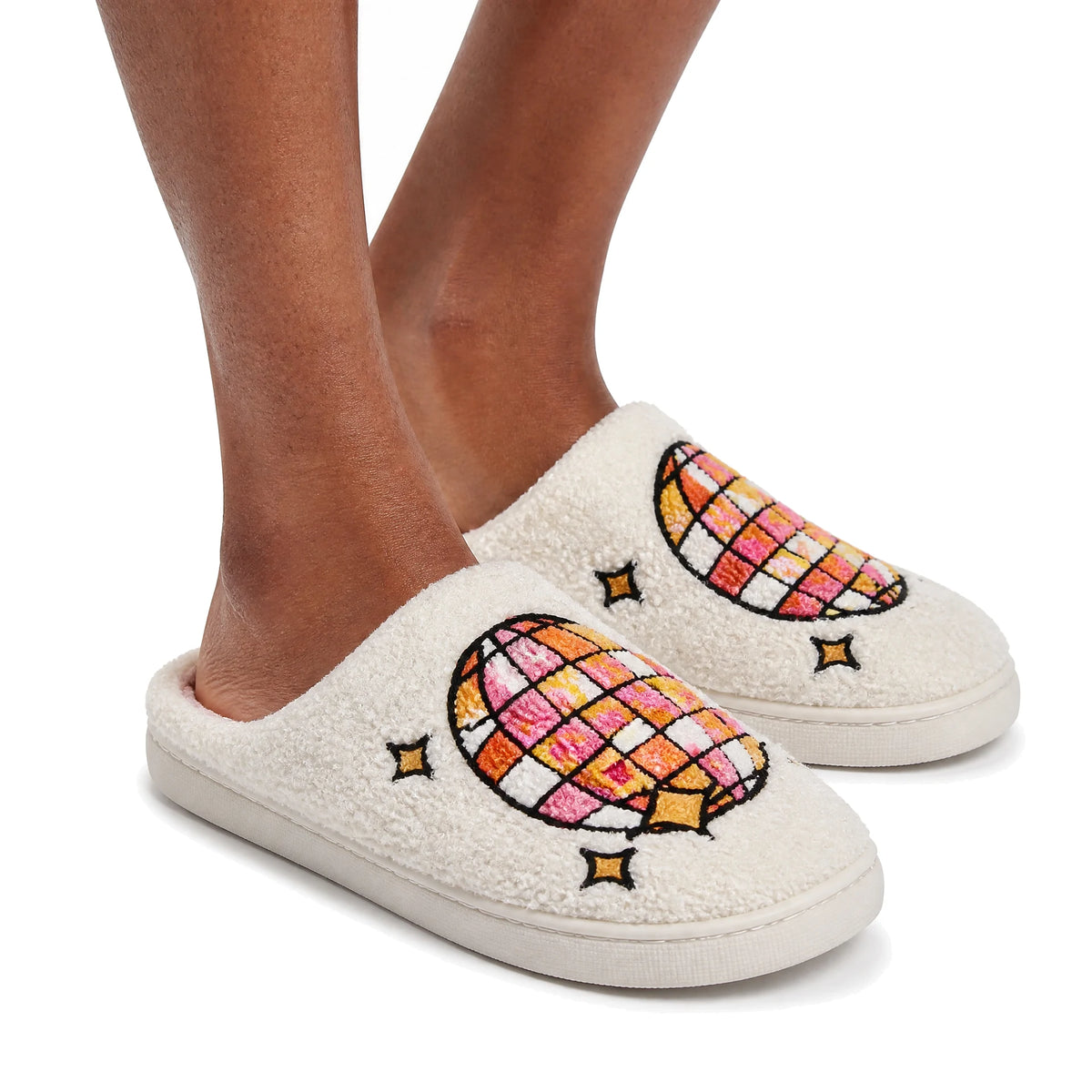 Chaussons Moumoute Boule Disco Bochausson porté aux pieds, femme