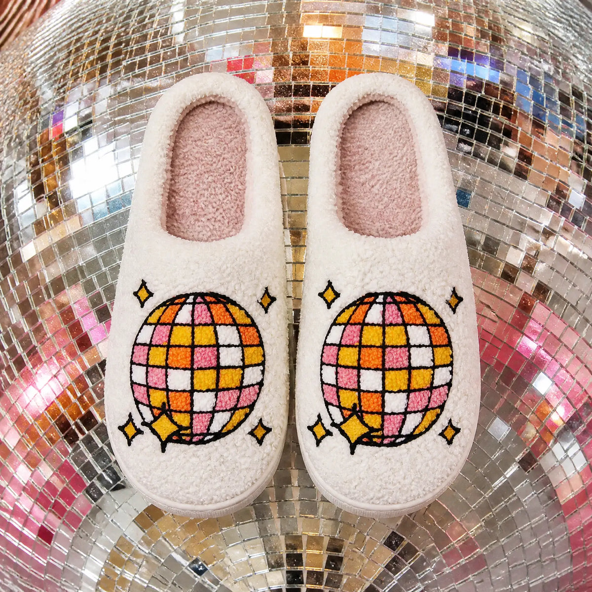 Chaussons Moumoute Boule Disco Bochausson mise en scène