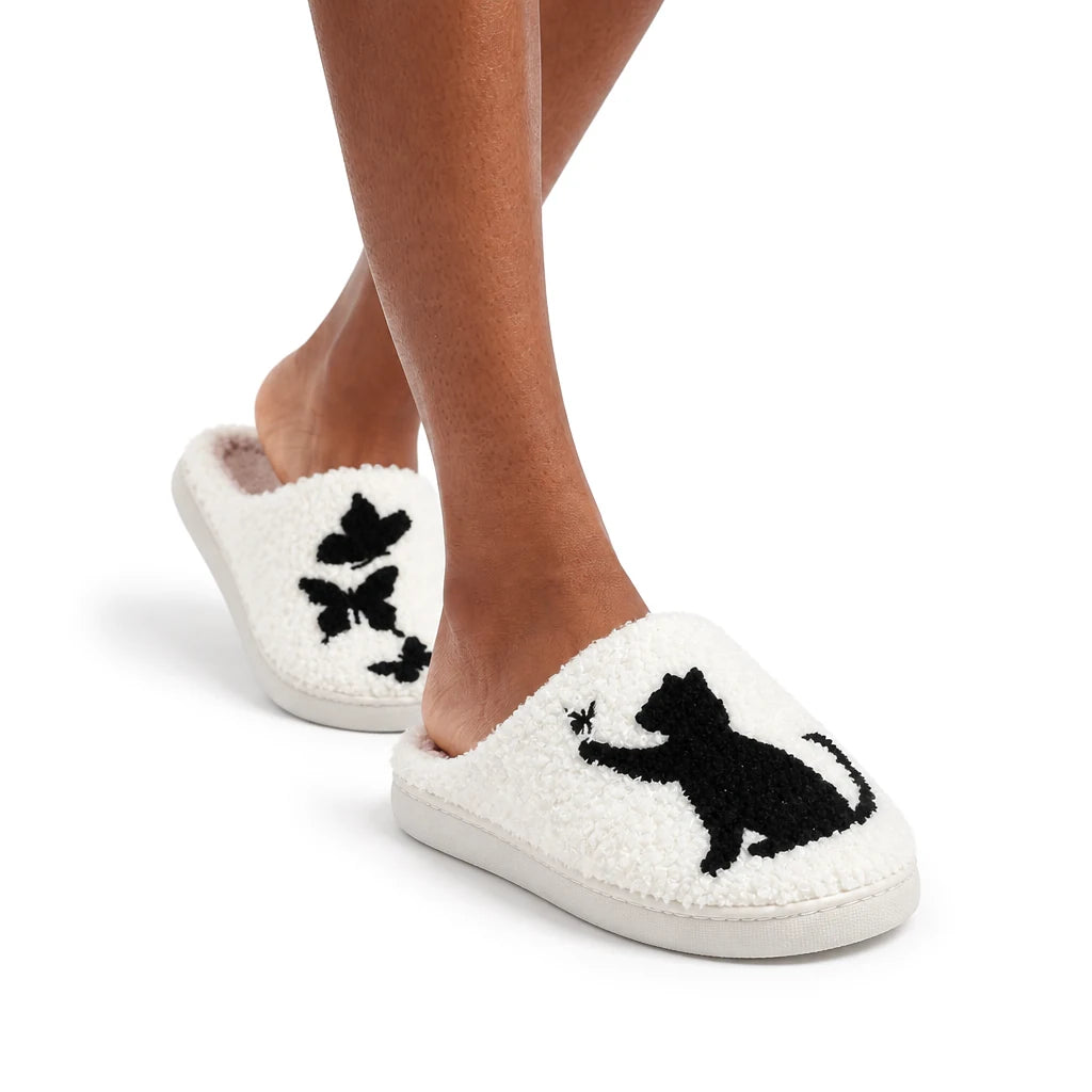 Chaussons Moumoute Chat aux Papillons Bochausson porté aux pieds, femme