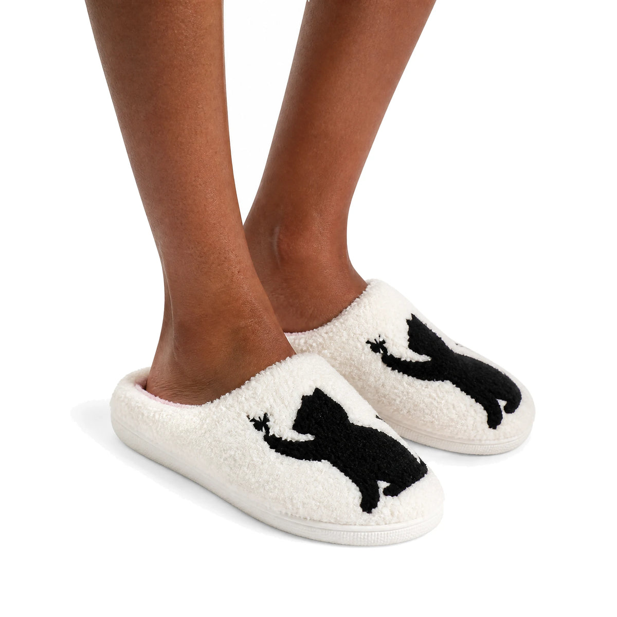 Chaussons Moumoute Chat aux Papillons Bochausson porté aux pieds, femme
