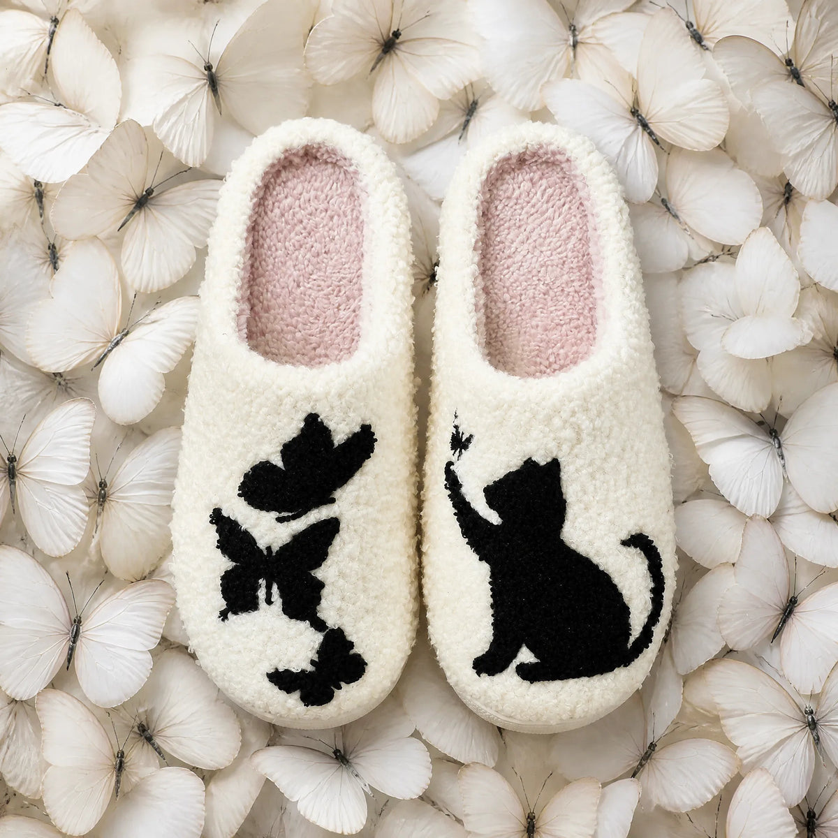 Chaussons Moumoute Chat aux Papillons Bochausson mise en scène