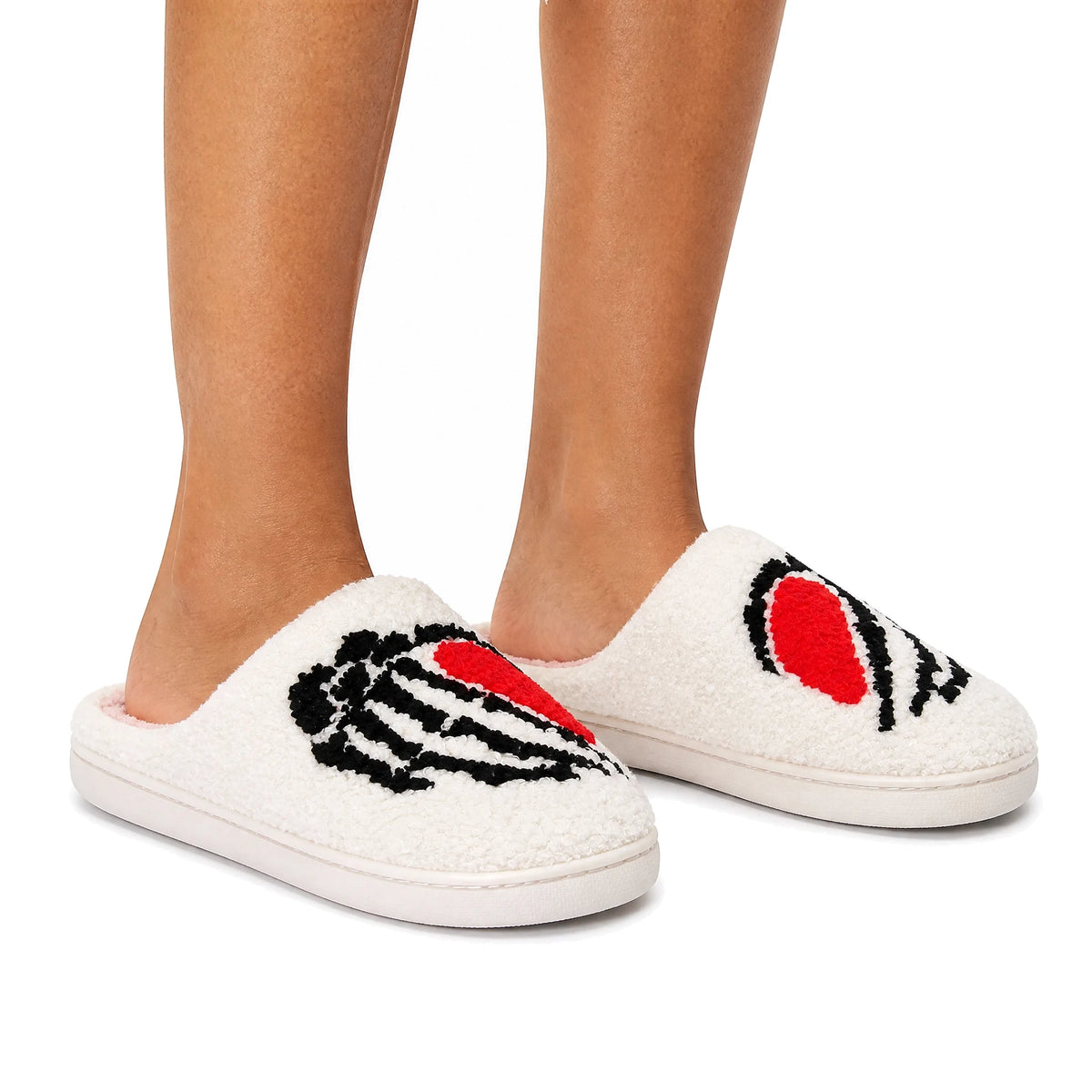 Chaussons Moumoute Cœur Rock Bochausson porté aux pieds, femme