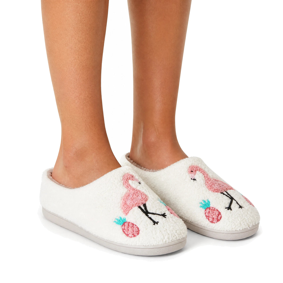Chaussons Moumoute Flamant Rose Bochausson porté aux pieds, femme