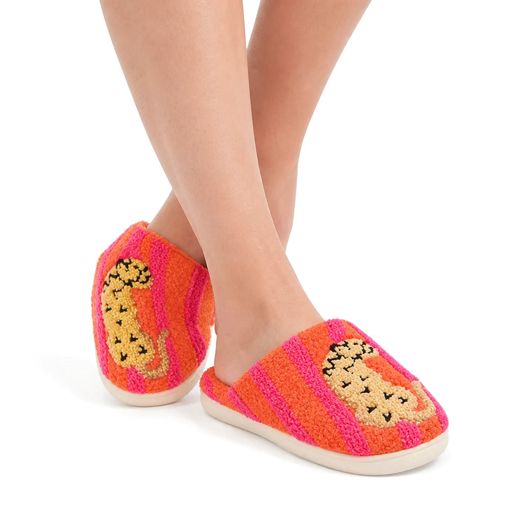 Chaussons Moumoute Léopard Bochausson porté aux pieds, femme