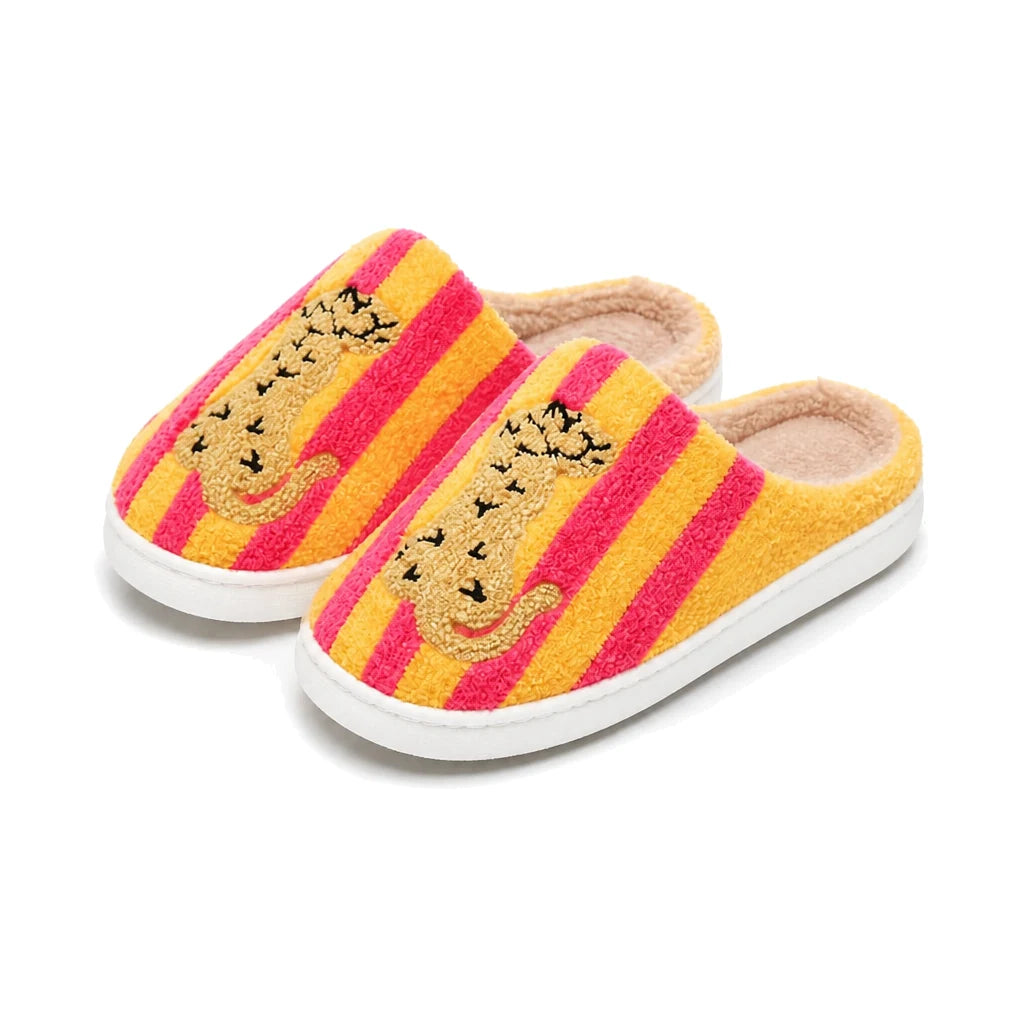 Chaussons Moumoute Léopard Bochausson coloris jaune, vue trois-quarts de la paire