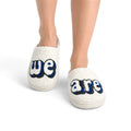 Chaussons Moumoute Lettres Brodées Bochausson porté aux pieds, femme