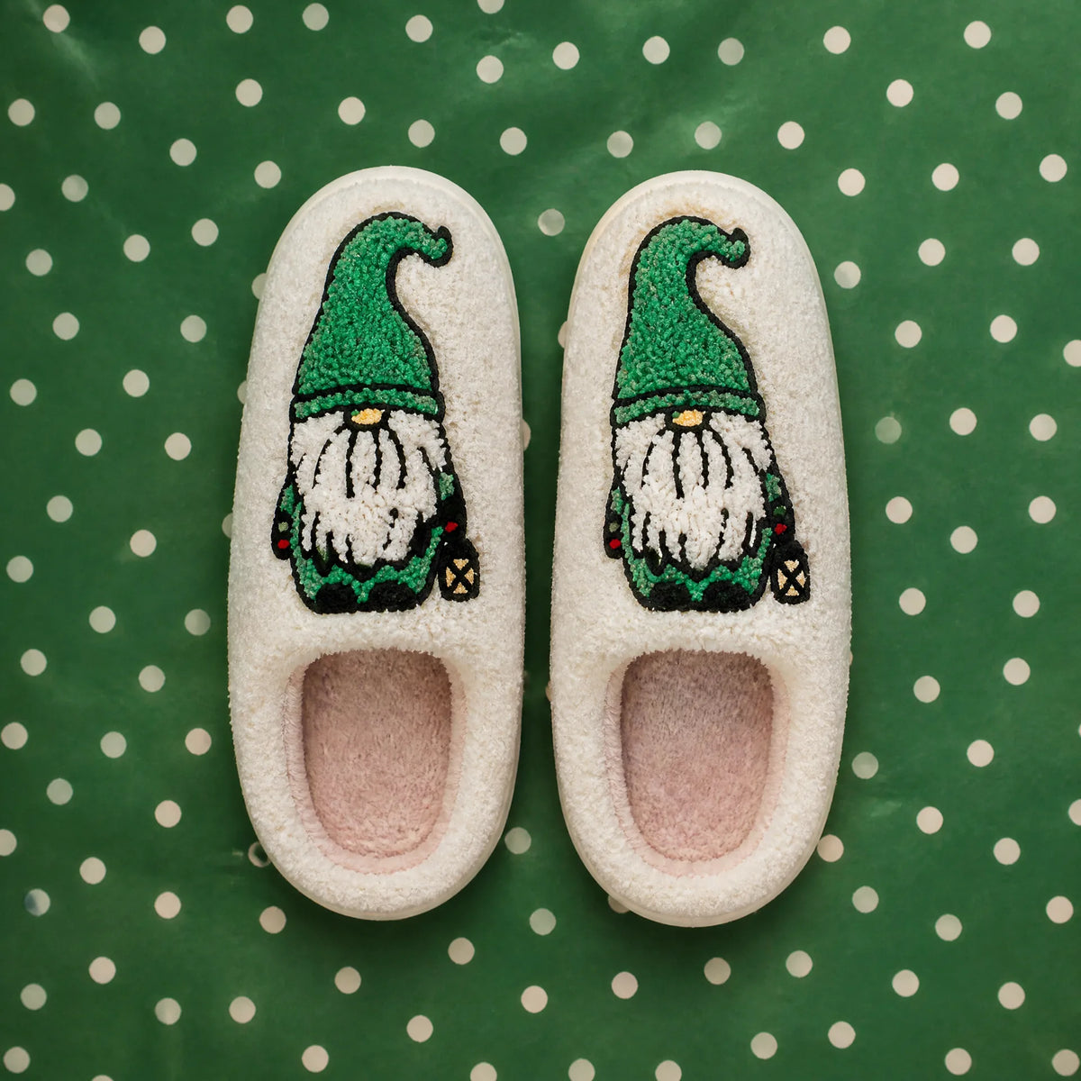 Chaussons Moumoute Lutin de Noël Vert Bochausson mise en scène