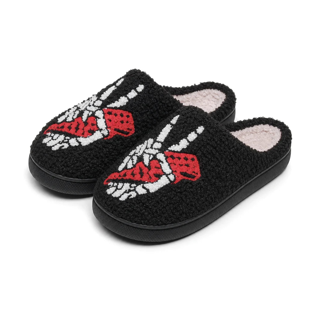 Chaussons Moumoute Main Squelette Bochausson vue trois-quarts de la paire
