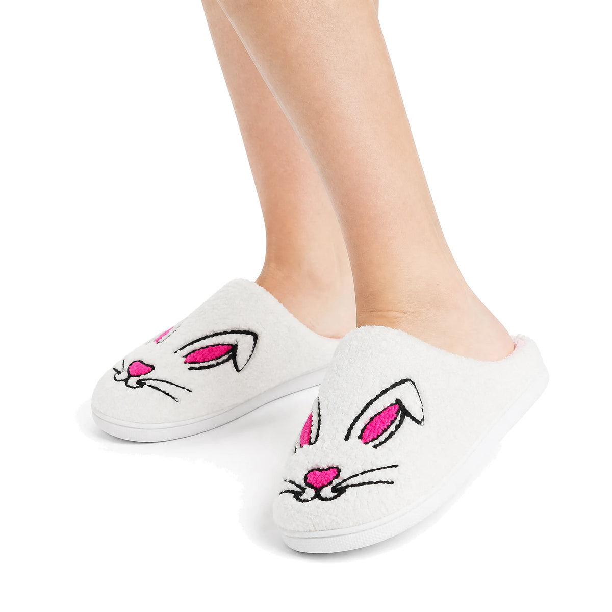 Chaussons Moumoute Museau de Lapin Bochausson porté aux pieds, femme