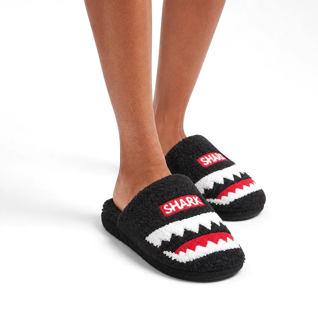 Chaussons Moumoute Requin Bochausson porté aux pieds, femme