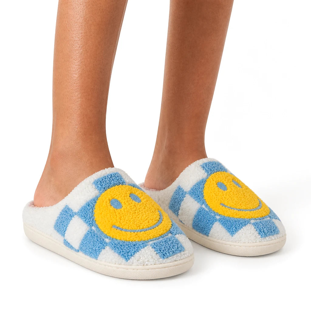 Chaussons Moumoute Smiley Damier Bochausson porté aux pieds, femme