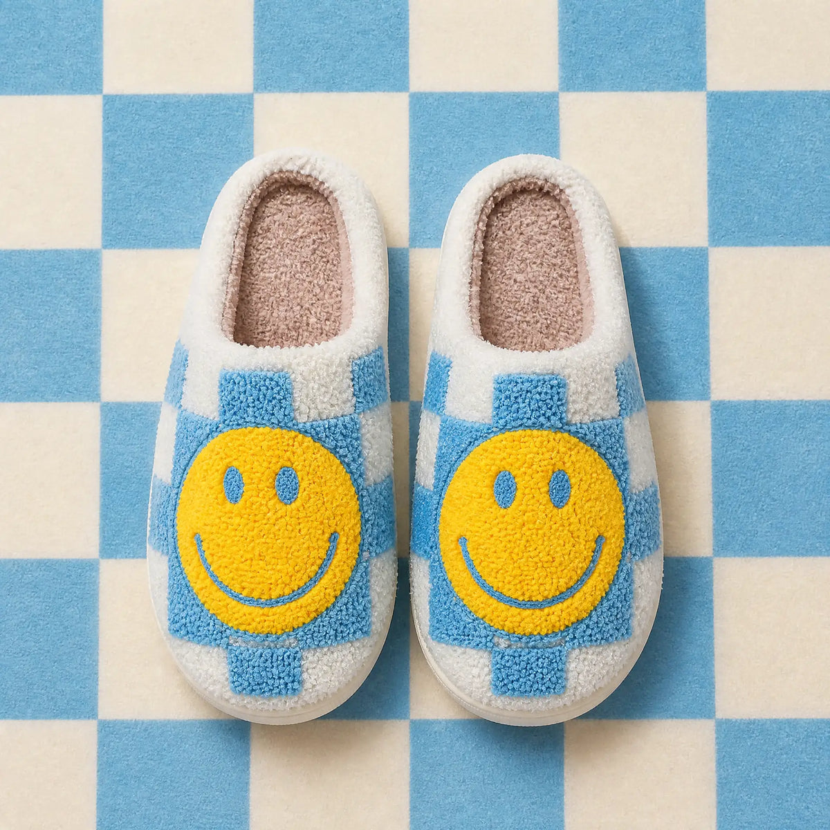 Chaussons Moumoute Smiley Damier Bochausson mise en scène