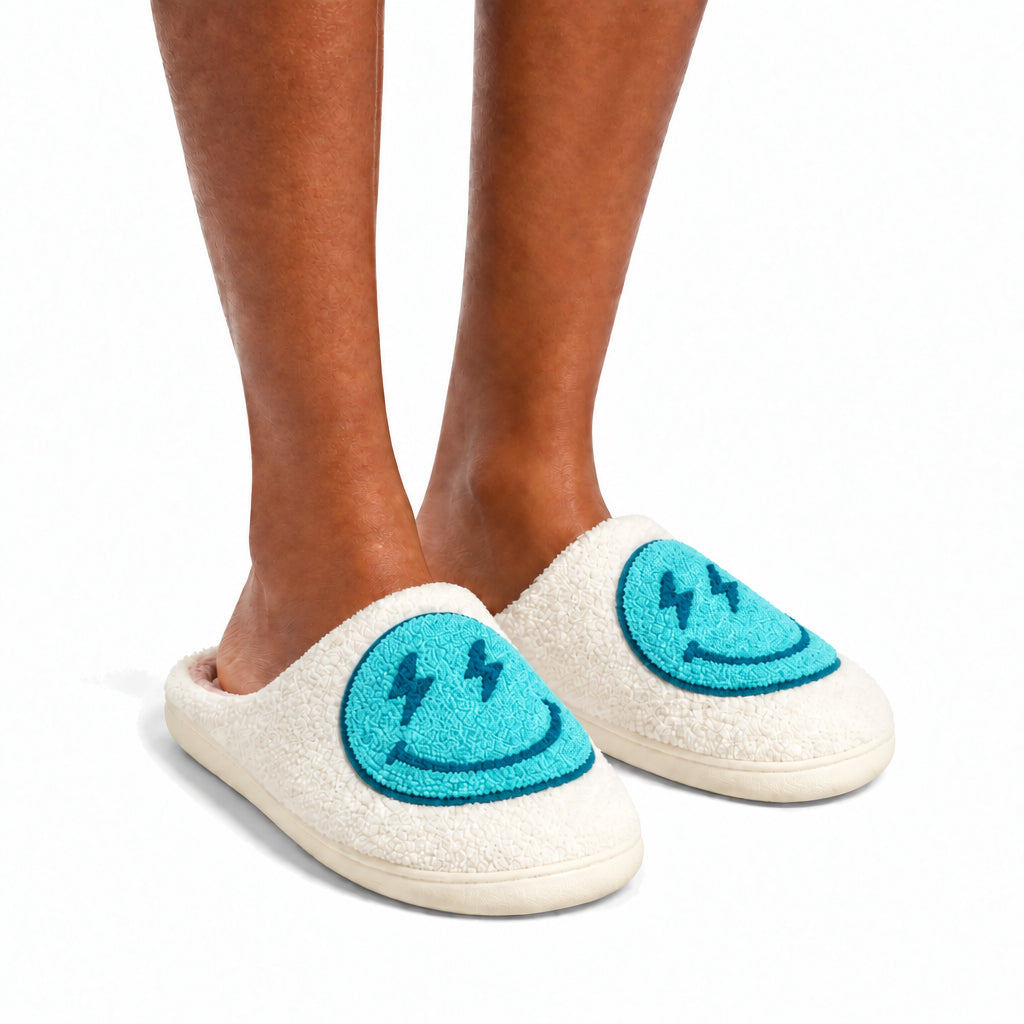Chaussons Moumoute Smiley Éclair Bochausson porté aux pieds, femme