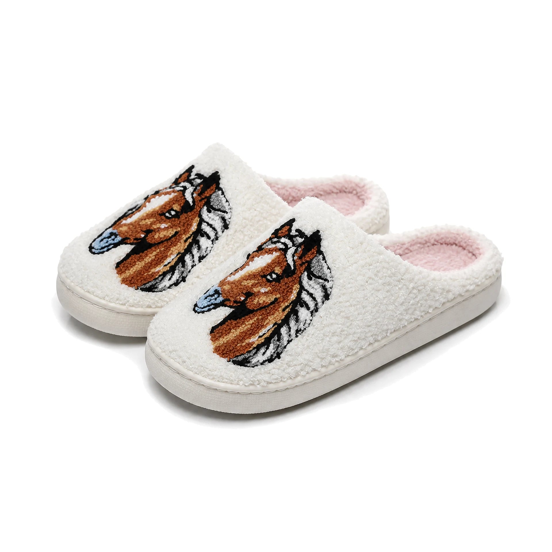 Chaussons Moumoute Tête de Cheval Bochausson vue trois-quarts de la paire