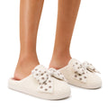 Chaussons Moumoute Gros Nœud à Pois Bochausson porté aux pieds, femme