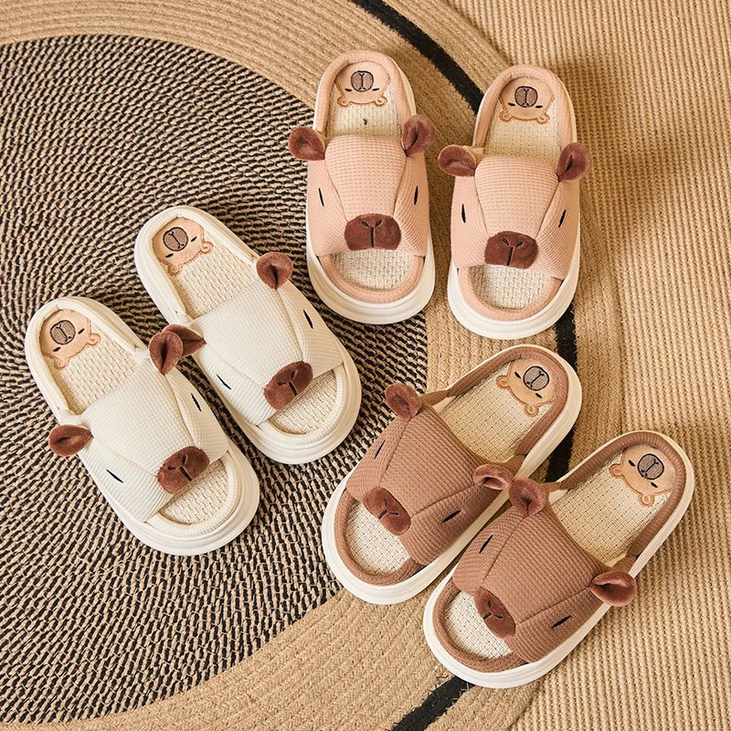 Claquettes Confortables Capybara Femme Bochausson mise en scene