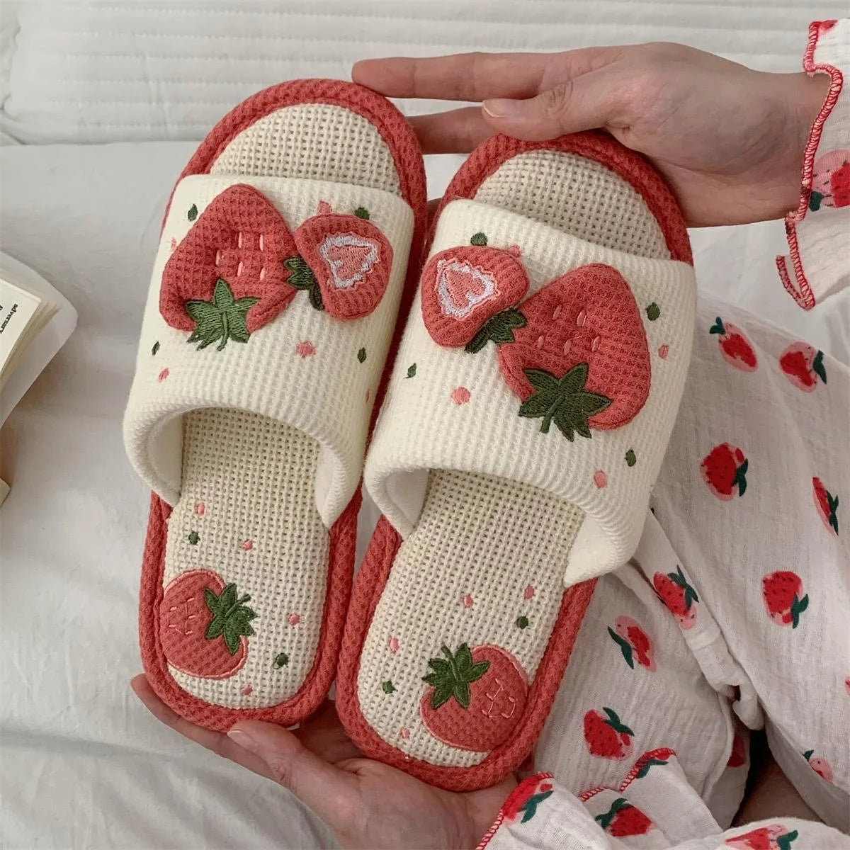 Claquettes Femme Fraise Bochausson vue arriere