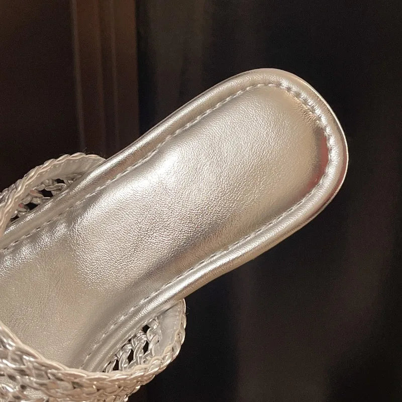 Claquettes Femme Habillée Bochausson mise en scene