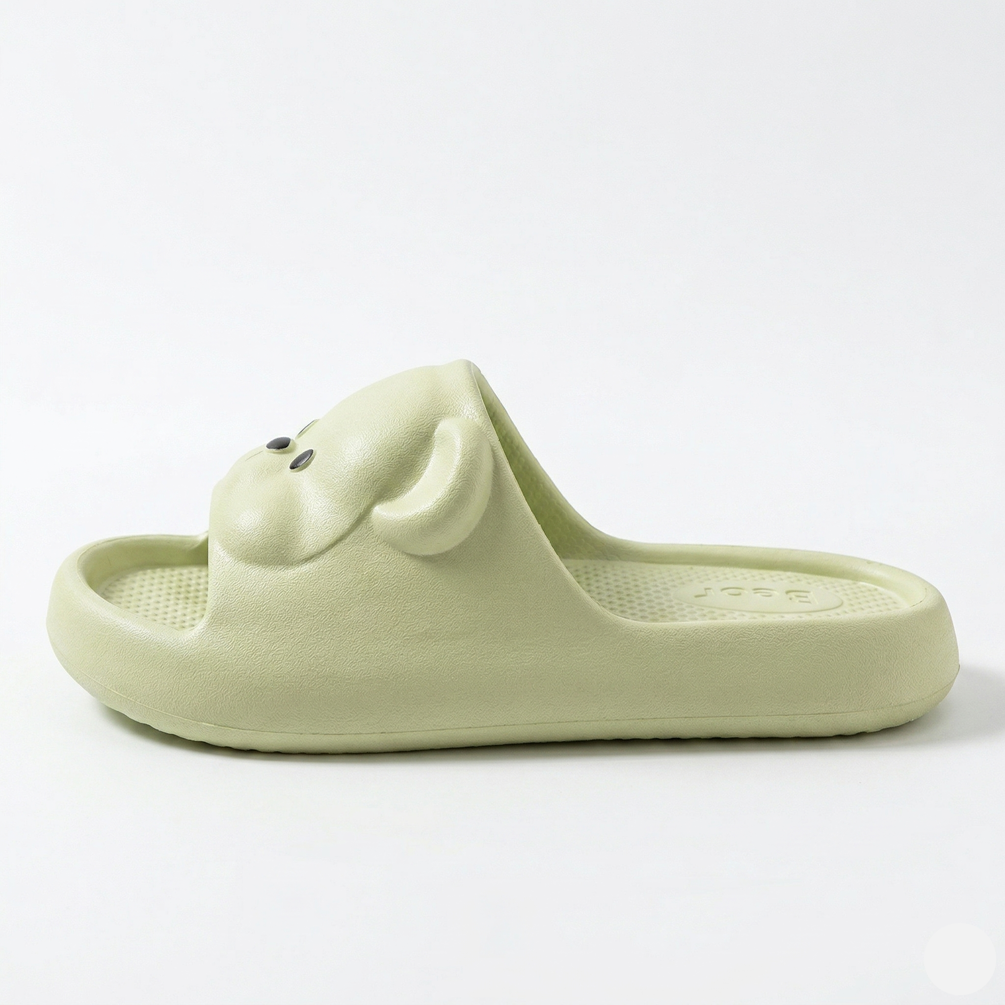 Claquettes Ours Plage Bochausson vue de cote