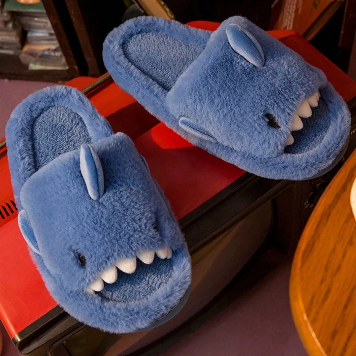 Pantoufles Requin Bleu ancien / 35-36